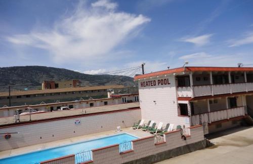 Okanagan-Similkameen Hotel | Spanish Fiesta Resort