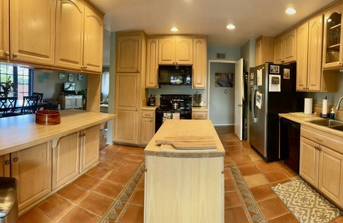 Bay Park House | Spanish gated Villa w/pool & spa near Mission Bay