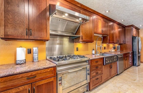 Baytown House | Spanish Retreat