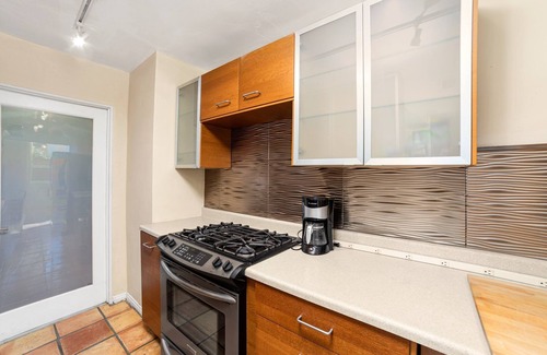 Warm Sands House | Spanish-Style 2-bedroom house near Downtown Palm Springs