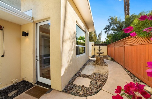 Warm Sands House | Spanish-Style 2-bedroom house near Downtown Palm Springs
