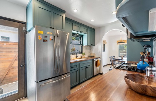 Eagle Rock House | Spanish Style Highland Park Home + Free Parking