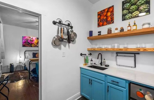 Spanish Town Historic District Apartment | Spanish Town Revival Upscale Downtown Retreat