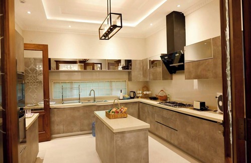 Lahore Villa | Spanish Villa/5 BHK/Raya Golf course & Cinema 2Kms
