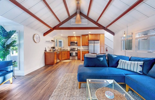 West Junior College House | Spanish Wine Country Cottage with Hot Tub!