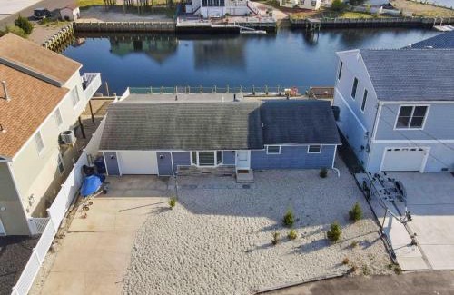 Mystic Island House | Spar ct cottage