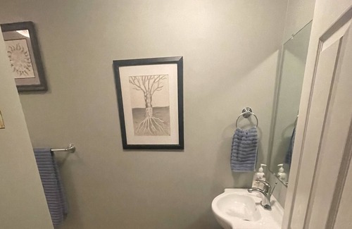 DeWitt House | Spare Bedroom Rental in Cozy Home