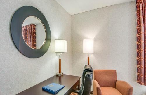 Abingdon Hotel | Spark by Hilton Abingdon I-81 near Fairgrounds