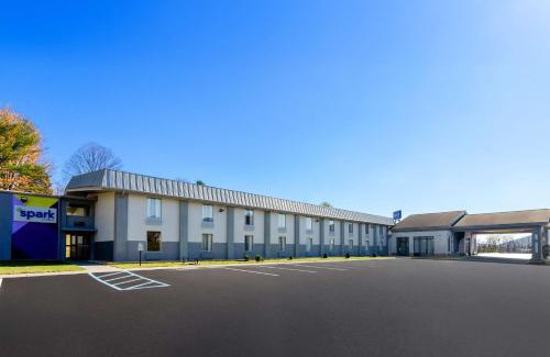 Daleville Hotel | Spark by Hilton Daleville Roanoke North