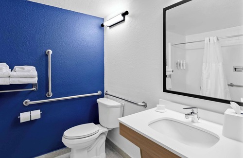 Daleville Hotel | Spark by Hilton Daleville Roanoke North