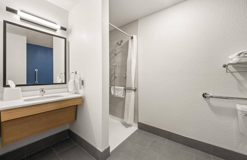 Eden Prairie Hotel | Spark by Hilton Eden Prairie