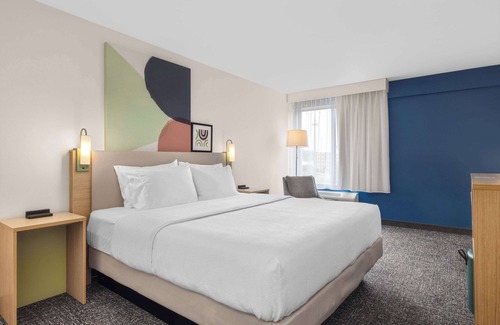 Fredericksburg Hotel | Spark by Hilton Fredericksburg Southpoint