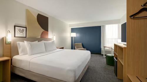 Lockport Hotel | Spark by Hilton Lockport