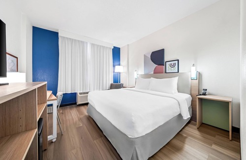 Southwest Orlando Hotel | Spark by Hilton Orlando near Universal