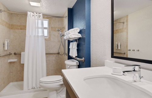 Ormond Beach Hotel | Spark by Hilton Ormond Beach Oceanfront