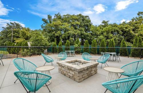 Roanoke Hotel | Spark by Hilton Roanoke Civic Center