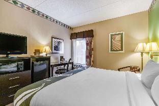 Wetmore Hotel | Spark By Hilton San Antonio Northwest Near Six Flags