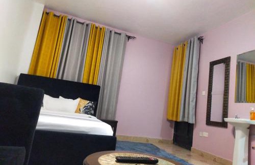 Kiambu Bed & Breakfast | Sparkle King