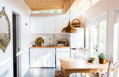 Santa Venetia House | Sparkling, Chemical-Free Modern Bungalow.