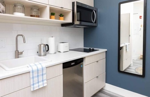 Northeast Edmonton Apartment | Sparkling Clean, Cozy and Comfortable in Highlands