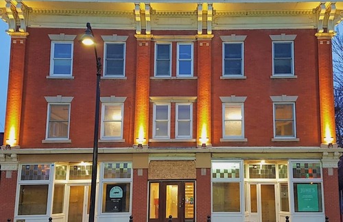Northeast Edmonton Apartment | Sparkling Clean, Cozy and Comfortable in Highlands