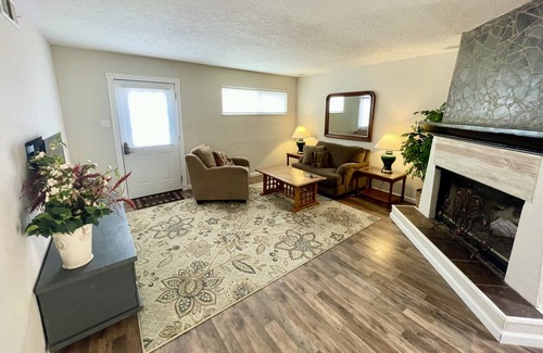 Northeast Heights House | Sparkling clean home