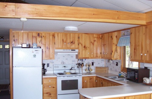 Hartland Cottage | Sparkling Great Moose Lake,Peaceful Cove,Awesome Sunsets,Gradual Sandy Beach,AC
