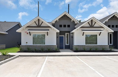 Barker House | Sparkling New 2 Bed 2 Bath Home in Gated Community
