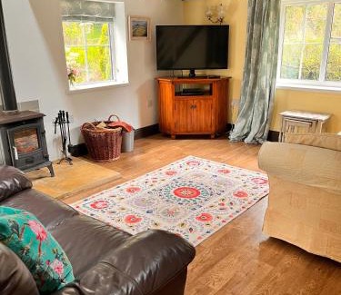 Amroth House | Sparrows Nest Holiday Cottage