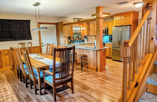 Clayton House | Sparrows Nest - mountain retreat near downtown Clayton w/Hot Tub, Dog Friendly