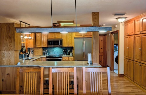 Clayton House | Sparrows Nest - mountain retreat near downtown Clayton w/Hot Tub, Dog Friendly