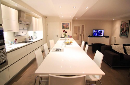 Postel Apartment | SPATIOUS LUXURIOUS TWO BEDROOMS APARTMENT+BALCONY CHATELAIN