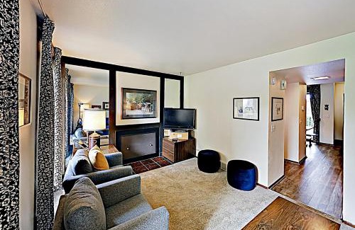 Park Meadows Apartment | Spaulding Retreat