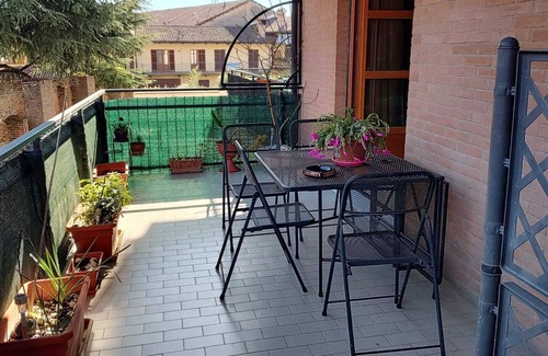 Roreto Apartment | Spazioso Bilocale con Ampio Terrazzo, in Zona Tranquilla Vicino al Centro