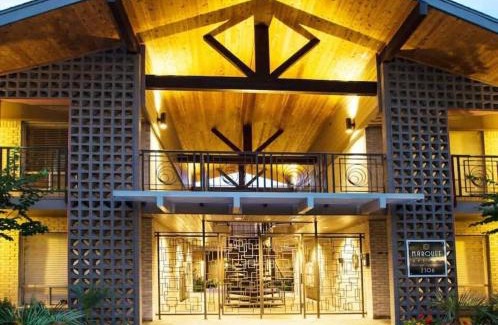 Uptown Apartment | Special 2BR Galleria Condo Pool View Private Entrance