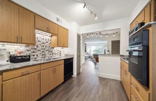 Uptown Apartment | Special 2BR Galleria Condo Pool View Private Entrance