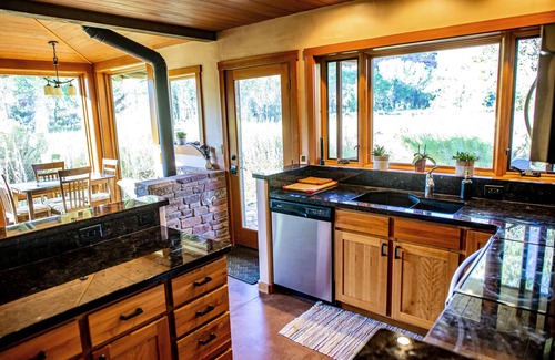 Boulder House | Special August Opening - Beautiful Guest Home in the Escalante Canyon
