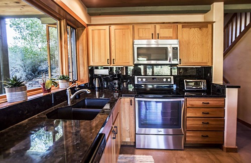 Boulder House | Special August Opening - Beautiful Guest Home in the Escalante Canyon