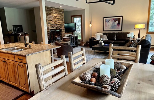 Eagle-Vail House | SPECIAL! AVAILABLE JULY 28- AUG 11! On Golf Course. Views! Huge Deck! Concerts!
