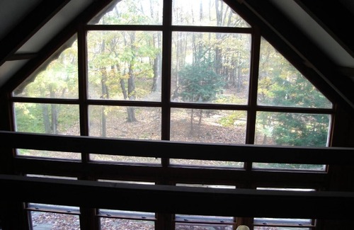Locust Lake Village Cabin | Special - Beautiful Mountain side Chalet in the Woods, 1 block from Locust Lake