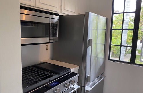 West Beach Condo | SPECIAL DEAL: 8.1.23-1.1.24 West Beach luxury, pool, spa, sauna, 2-car garage,