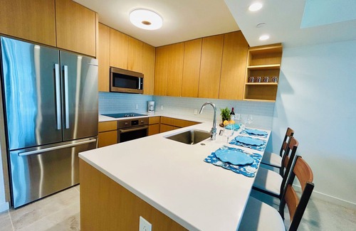 Ala Moana Condo | "SPECIAL DISCOUNT $150/NIGHT VALID NOW THROUGH 11/12"