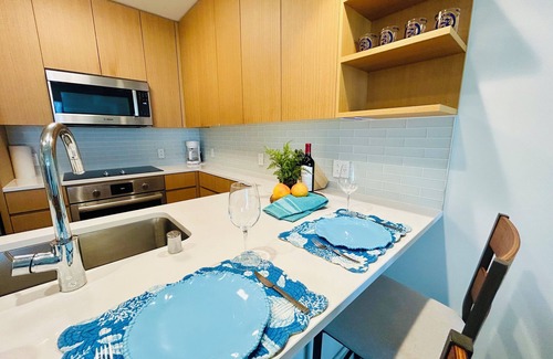 Ala Moana Condo | "SPECIAL DISCOUNT $150/NIGHT VALID NOW THROUGH 11/12"