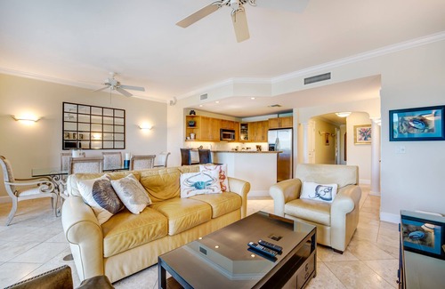 Grace Bay Condo | SPECIAL DISCOUNTED RATE!- Magical Oceanfront Holiday - Grace Bay Beach 1/2 bed