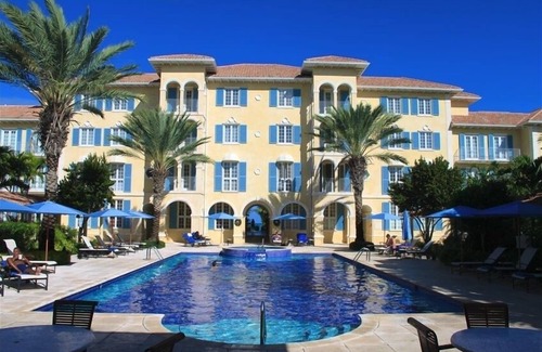 Grace Bay Condo | SPECIAL DISCOUNTED RATE!- Magical Oceanfront Holiday - Grace Bay Beach 1/2 bed