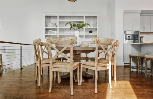 West End House | SPECIAL FREE NIGHT OFFER! DOWNTOWN LUXURY! ONLY 2MI TO BROADWAY! NEAR VANDY!