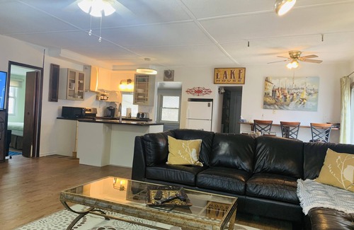 Kingsville Cottage | Special Jul 17-25, CD 200/Per night, Cedar Island Marina ,New HAVC & Renovated