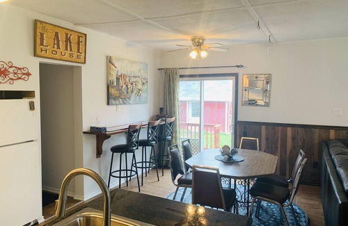 Kingsville Cottage | Special Jul 17-25, CD 200/Per night, Cedar Island Marina ,New HAVC & Renovated