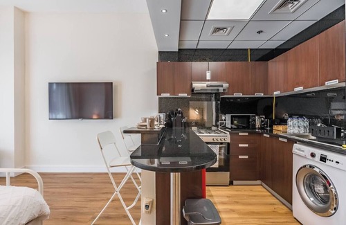 Dubai Sports City Apartment | Special June Rate - Luxurious Studio - Golf View