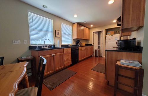 Folly Beach House | SPECIAL MONTHLY WINTER RATES! JANUARY & FEBRUARY 2026~ 40% OFF!
